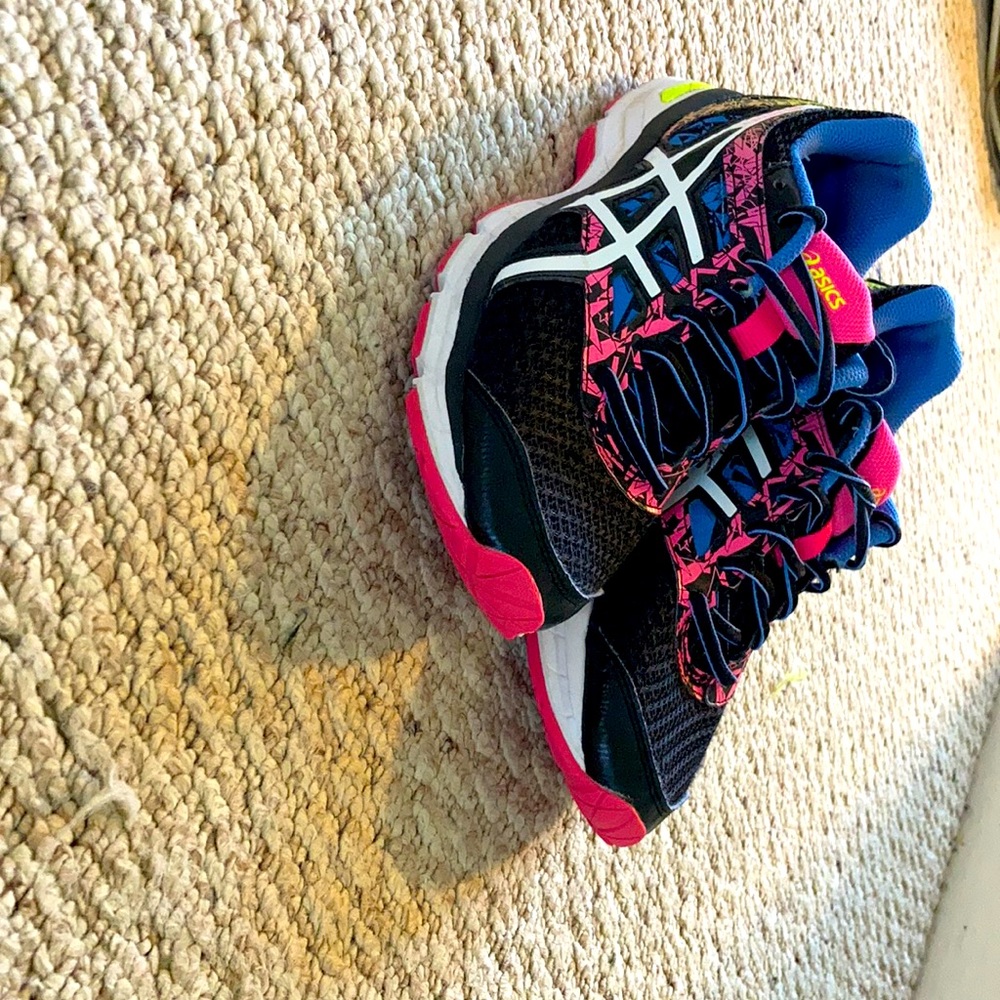 Gel ASICS running shoes (size 8) ✨